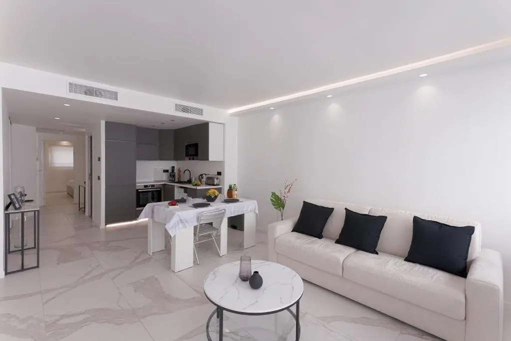 Lunique Maubourg - Next Hotel Martinez - Terrasse Cannes