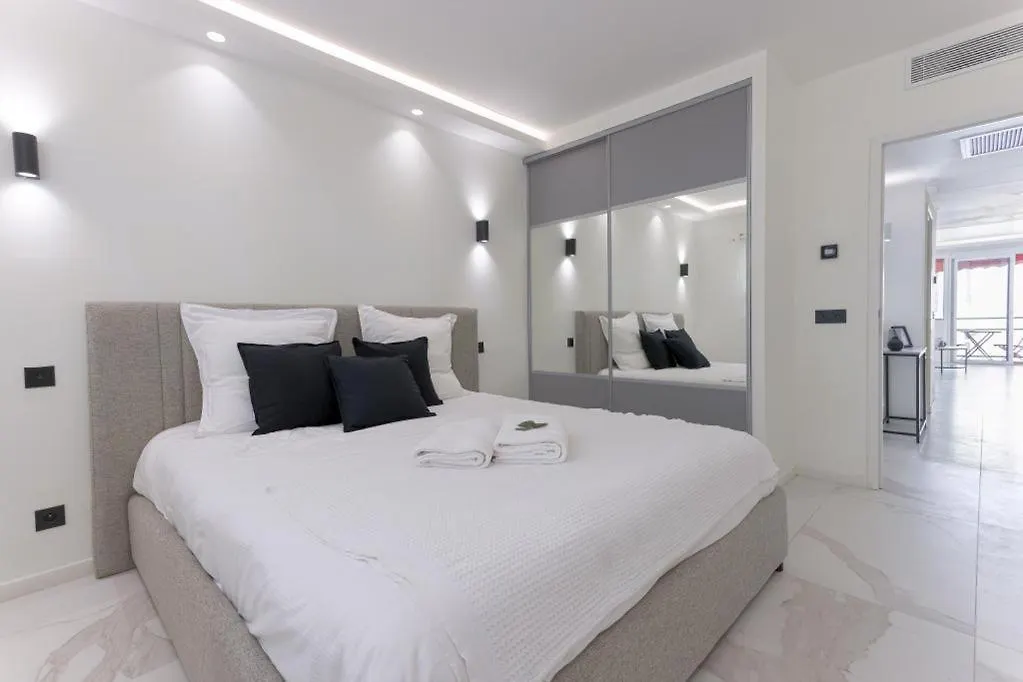 Lunique Maubourg - Next Hotel Martinez - Terrasse Cannes 0*,