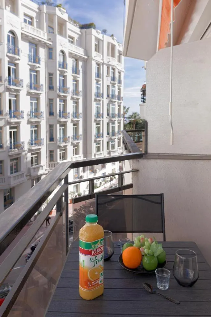 Lunique Maubourg - Next Hotel Martinez - Terrasse Cannes