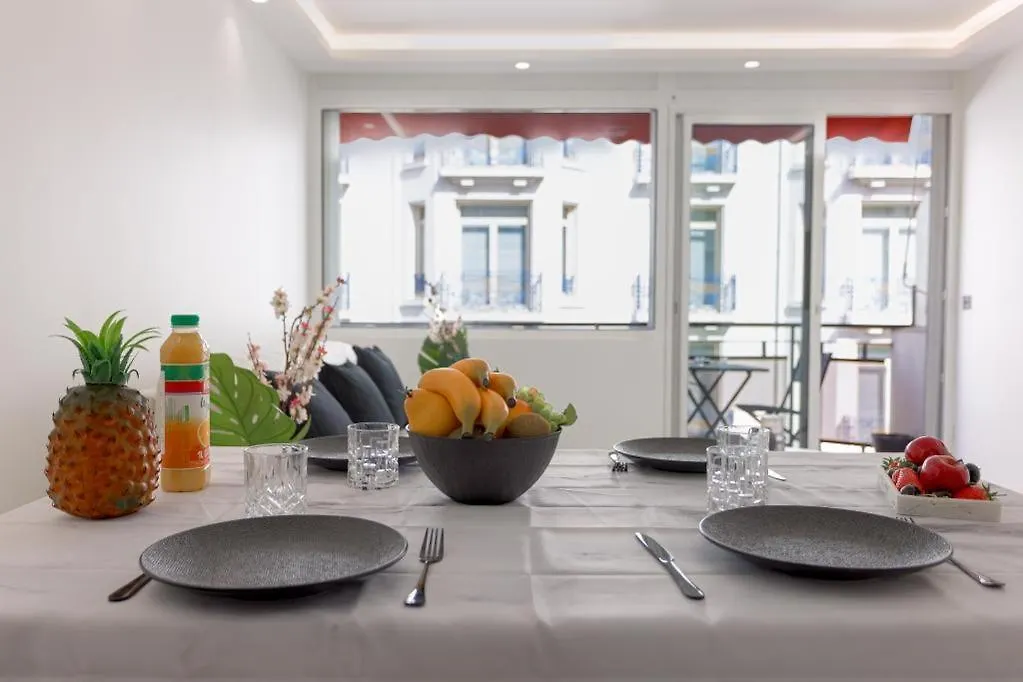 Lunique Maubourg - Next Hotel Martinez - Terrasse Cannes